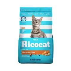 RICOCAT - Comida para Gatos 1 a Mas Años Sabor Pollo Sardina y Salmón 1 kg