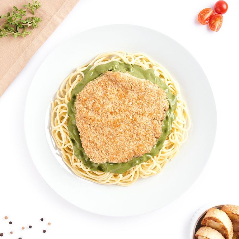 Tallarines Con Salsa Pesto Y Milanesa