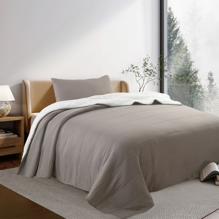 QUILT MARIA SHERPA LT CHOCOLATE 1.5 PLZ